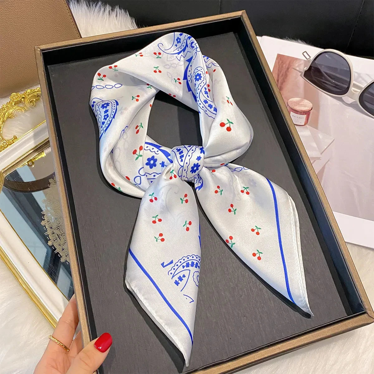 2025 New Fashion 70X70cm Women's Scarf Silk Paisley Print Scarf Square Shawl Decorative Headband Neck Luxury Design Bandana