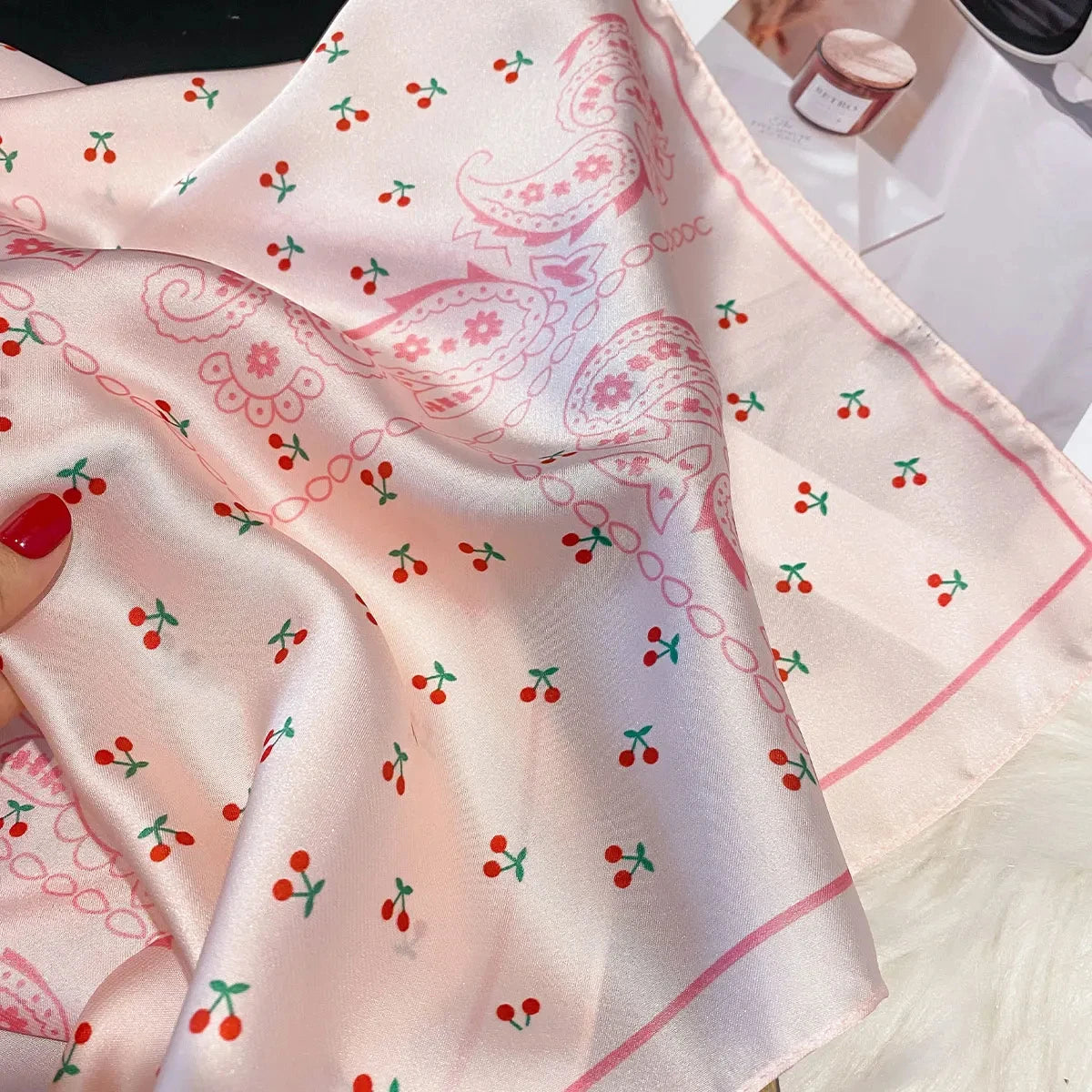 2025 New Fashion 70X70cm Women's Scarf Silk Paisley Print Scarf Square Shawl Decorative Headband Neck Luxury Design Bandana