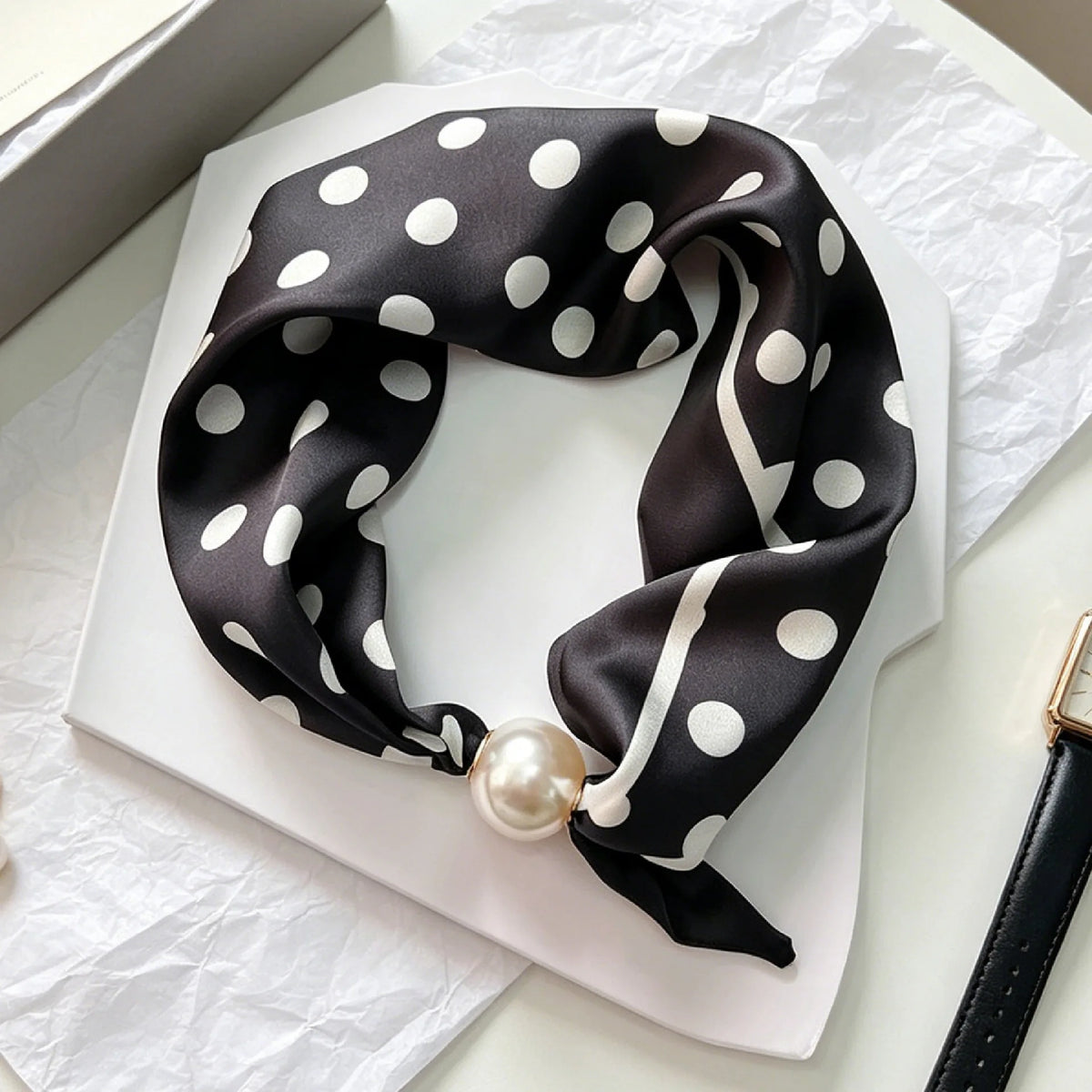 Luxury Knight Pearl Magnetic Scarf Women Summer Versatile Breathable Neckerchief Fashion Artistic Accessory Neck Wrap Scarves